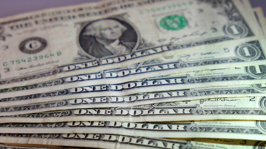 Dollar today: how much foreign currencies are trading this Sunday, October 2