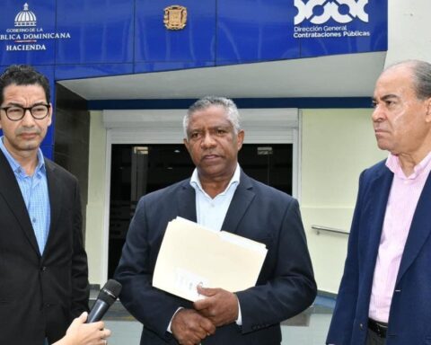 Casas editoras dominicanas van a Compras y Contrataciones a defender transparencia de adjudicación