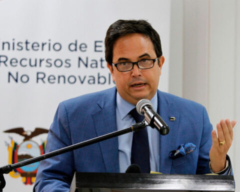 Ecuador's Energy Minister Resigns as He Faces Corruption Investigation