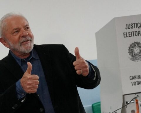 Elections in Brazil: Thousands of Brazilian men and women voted from Argentina