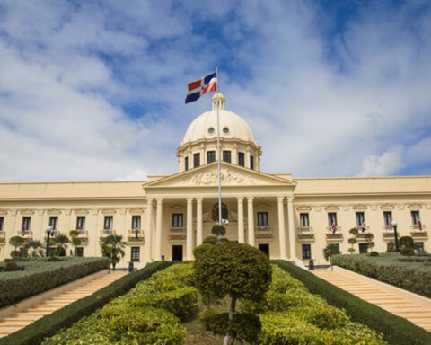 Executive Branch instructs public institutions to prioritize purchases of products from small farmers