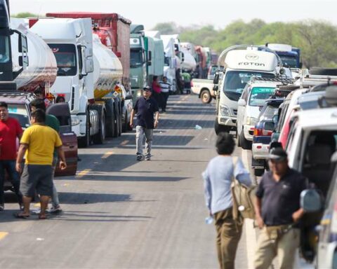 Exporters estimate the damage caused by a roadblock to Argentina at $900,000