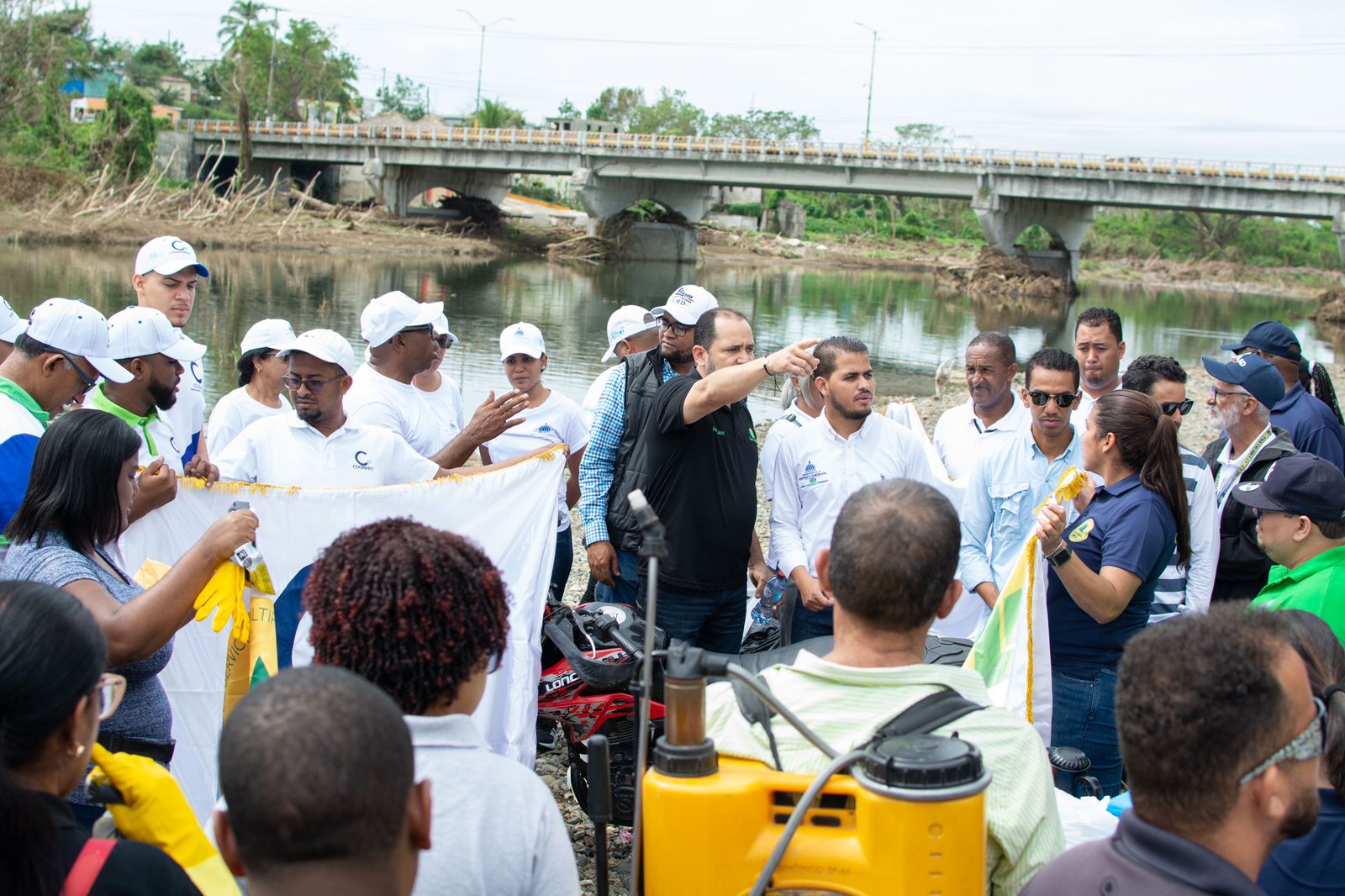 Federation of government cooperatives visits communities affected by Fiona in Seibo