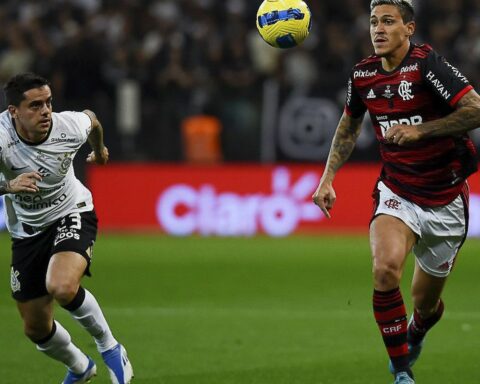 Flamengo and Corinthians seek Brazil Cup title at Maracanã