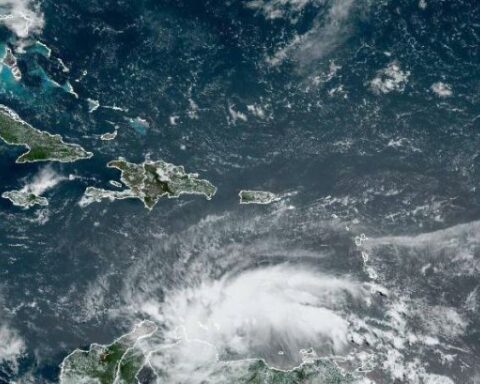Flights to San Andrés suspended after hurricane alert