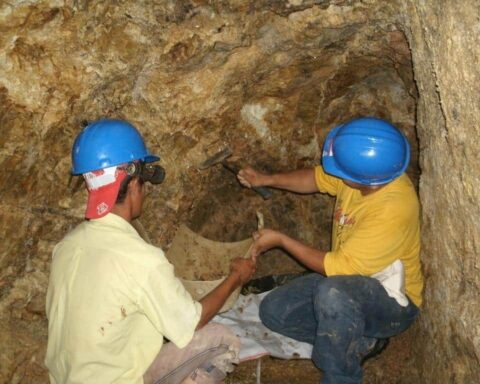 Four mining companies lose millions on the stock market, after US sanctions