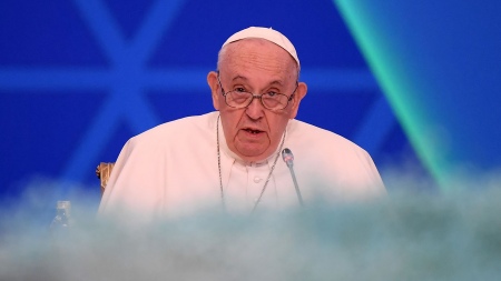 Francis asked that the rulers listen "seriously" the world cry for peace