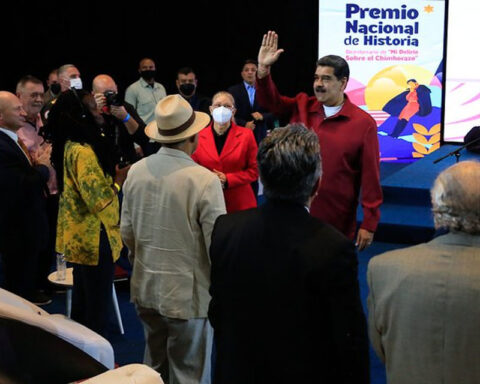 From Teresa Carreño, Maduro asks to "harvest new consciences"