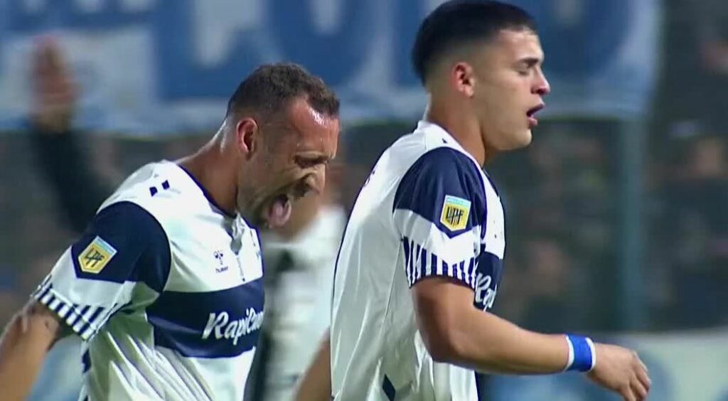 Gimnasia-Boca suspended after 9 minutes due to incidents with fans