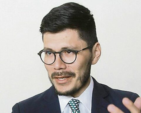 Gonzalo Banda: "López Aliaga has filled his backpack with a lot of promises that will be difficult to keep"