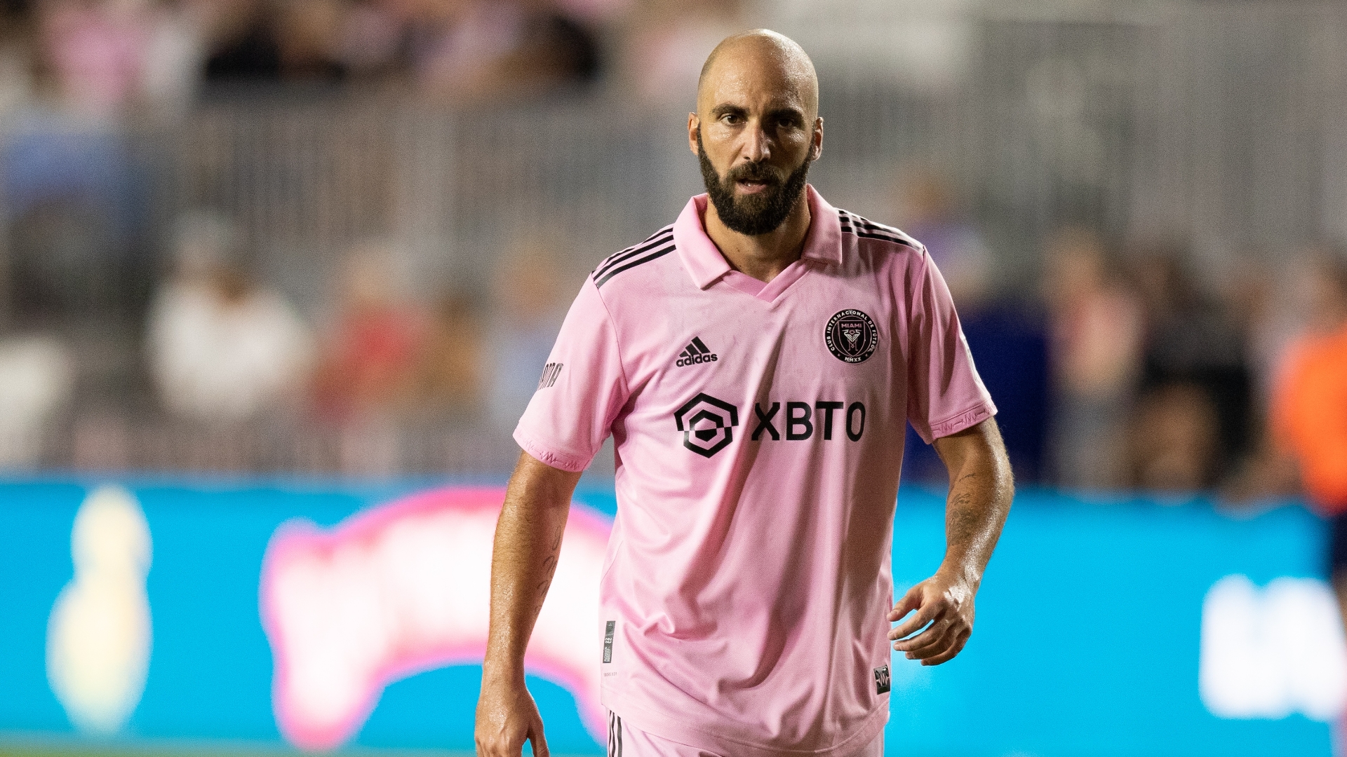 Gonzalo Higuaín announces his retirement from professional football