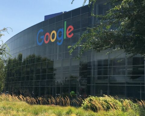 Google will grant scholarships to 200 women from northern Argentina to train in IT jobs