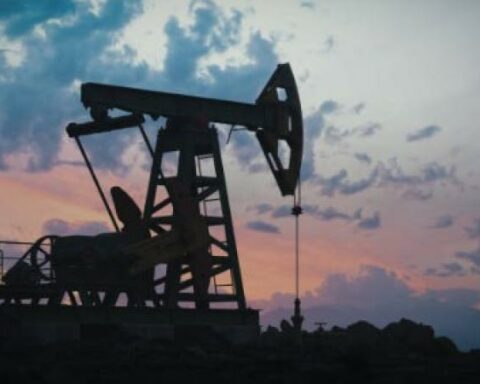 Government will not sign new contracts for hydrocarbon exploration