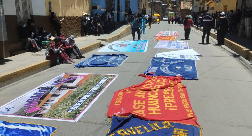 Health sector holds 48-hour protest in Huancavelica