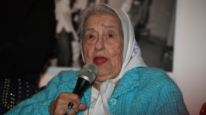 Hebe de Bonafini was admitted to the Italian Hospital of La Plata for studies