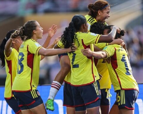 Historical!  The U-17 girls to the final of the Women's Soccer World Cup
