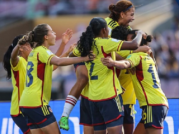 Historical!  The U-17 girls to the final of the Women's Soccer World Cup