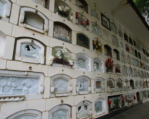 Huancayo Cemetery prepares night terror tour this October 31