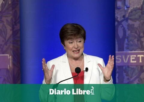 IMF director warns "the risk of recession has risen"