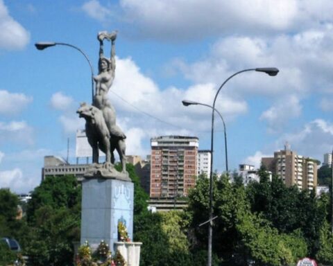 IPC said that the statue of María Lionza did not return to its pedestal to prevent it from being damaged