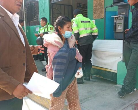 In Huancayo, a taxi driver hits his partner until he breaks his left arm