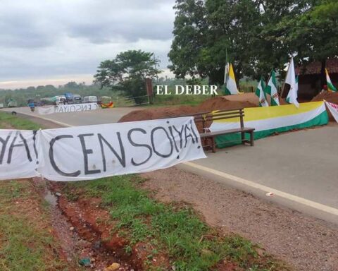 In the provinces there are 58 blockade points and they make the indefinite strike felt by closing roads