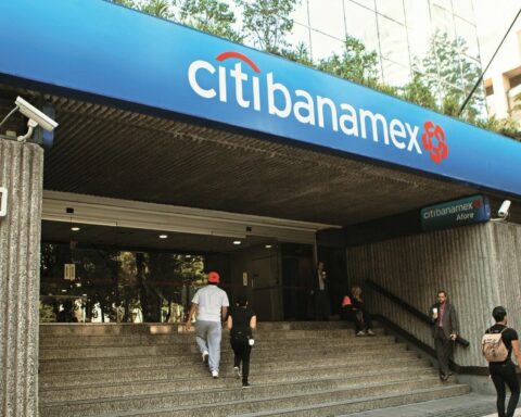 Inbursa, Mifel and Larrea, those who would continue to be interested in buying Banamex