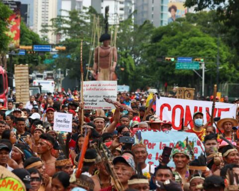 Indigenous peoples marched against criminal blockade and sanctions