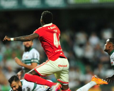 Internacional moves away from Palmeiras after their draw against Coritiba