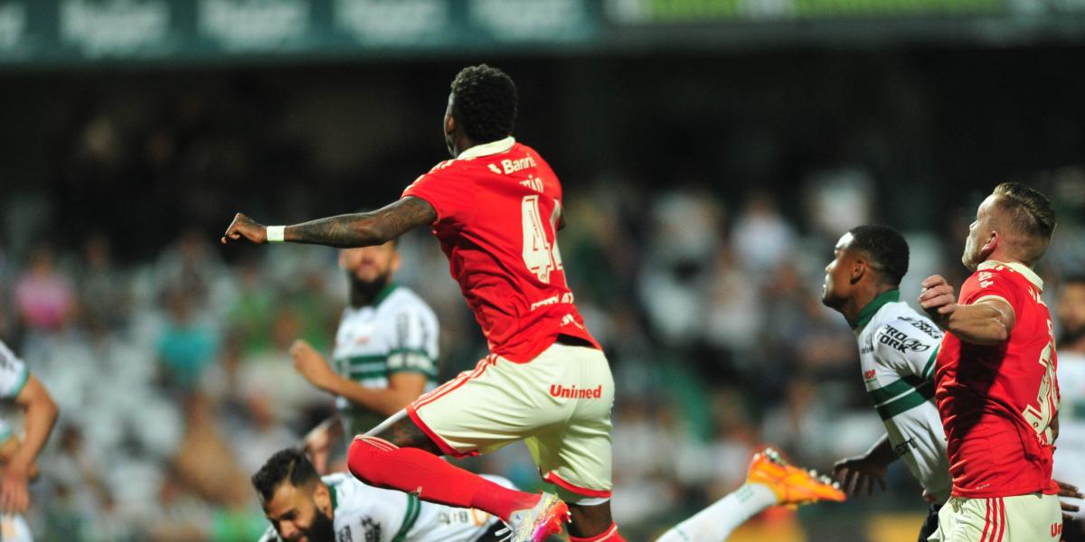 Internacional moves away from Palmeiras after their draw against Coritiba