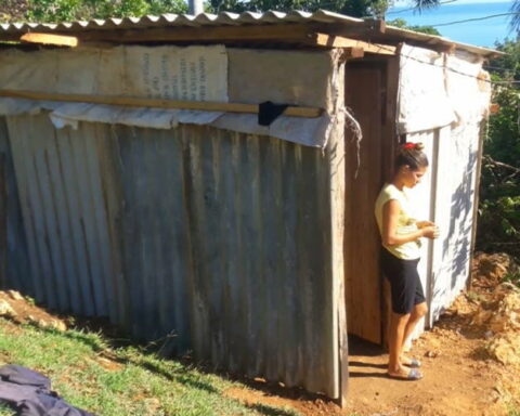 Veronica Furones Hernández, Madre