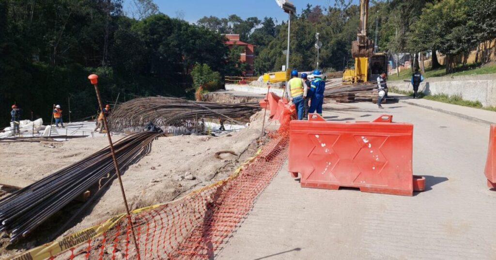 Interurban train: seven people are injured after falling from a column in CDMX