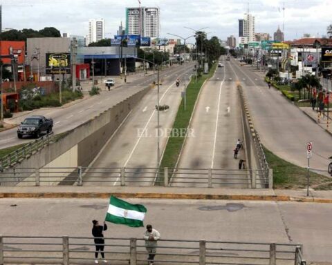 Johnny slips that the Government-civic dialogue is close and believes that unemployment can be avoided