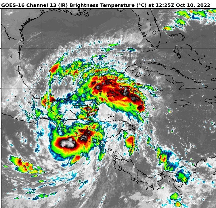 Julia leaves Nicaragua but still represents danger