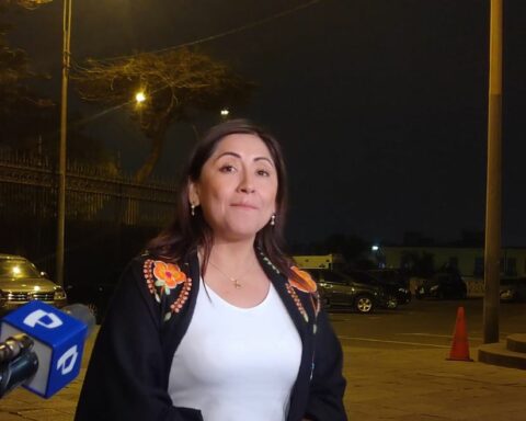 Kelly Portalatino signed a bill to change the name of the Ministry of Women