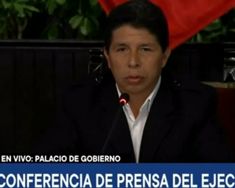 LIVE: Pedro Castillo denounces a new form of coup
