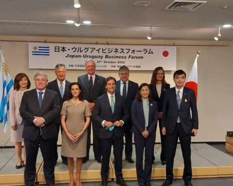 Lacalle Pou exposed Uruguay's strengths at a business seminar in Japan
