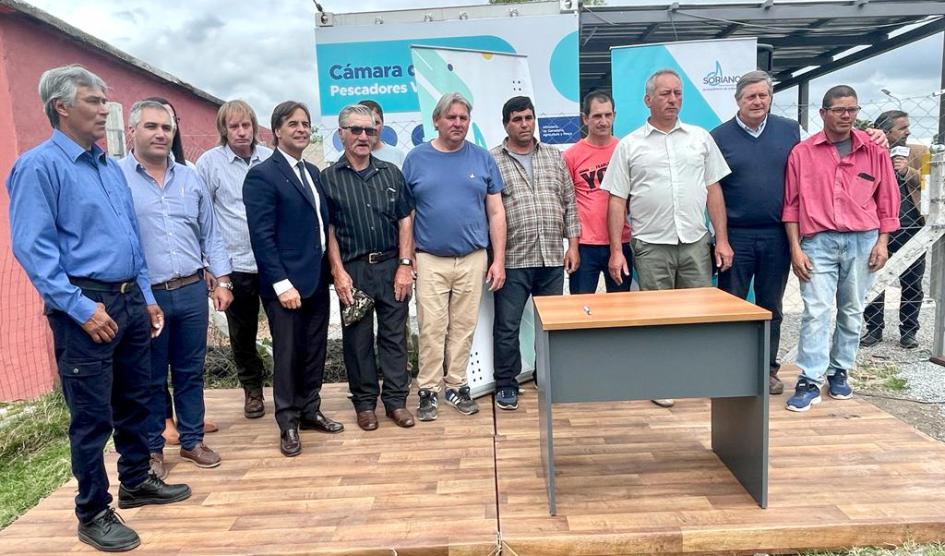 Lacalle Pou inaugurated a fish storage plant in Villa Soriano