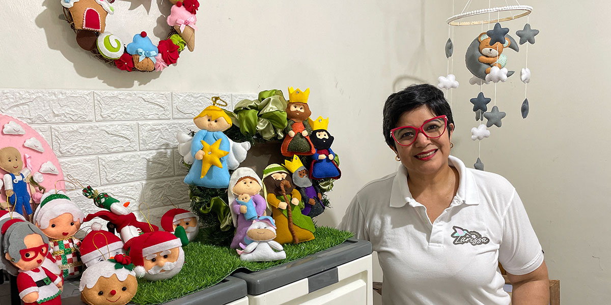 Larissa Jiménez decorates with a touch of felt every Christmas