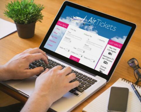 Learn the tricks to buy cheaper air tickets