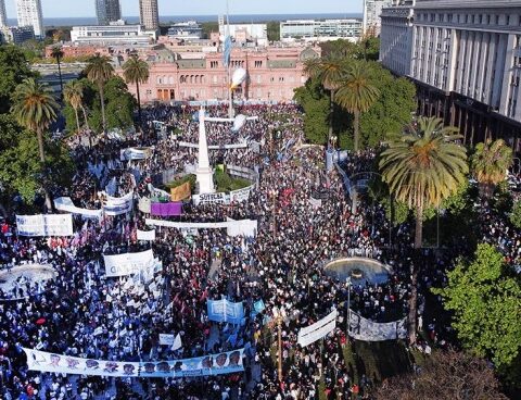 Loyalty Day: a range of organizations joins the march in Plaza de Mayo