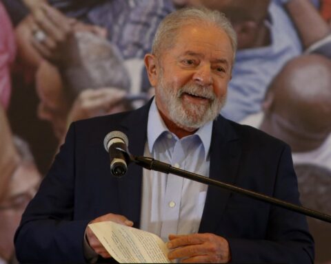 Lula beats Bolsonaro after 70% of the tables counted