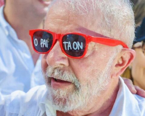 Lula llama a los indecisos para ganar las elecciones en primera vuelta