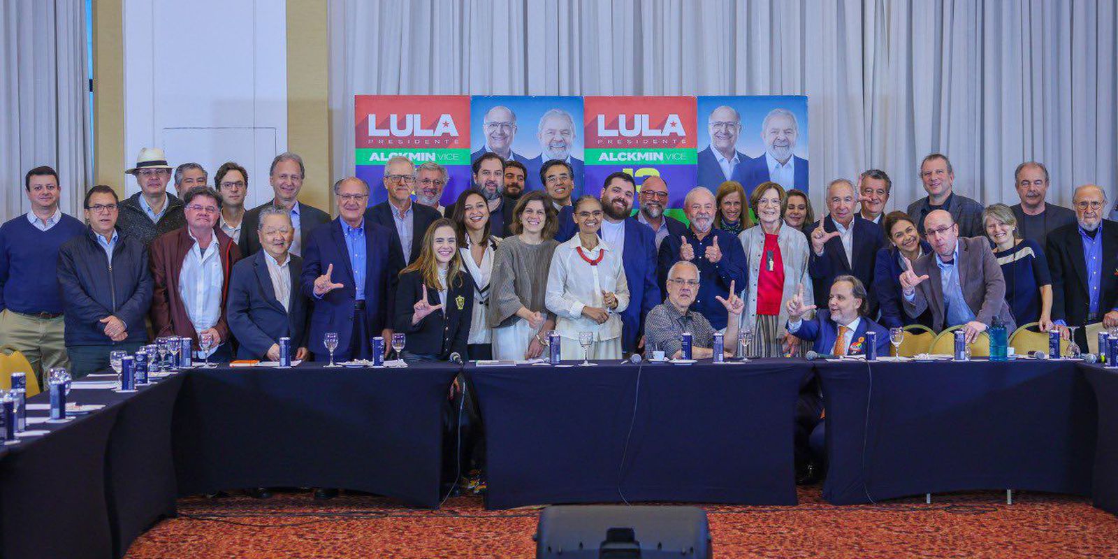 Lula receives support from civil society personalities