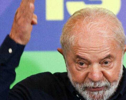 Lula will make a participatory budget with contributions via the internet