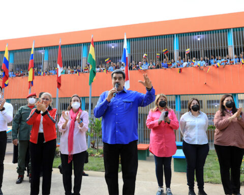 Maduro assures that in Falcón more than a thousand schools are rehabilitated by the Bricomiles