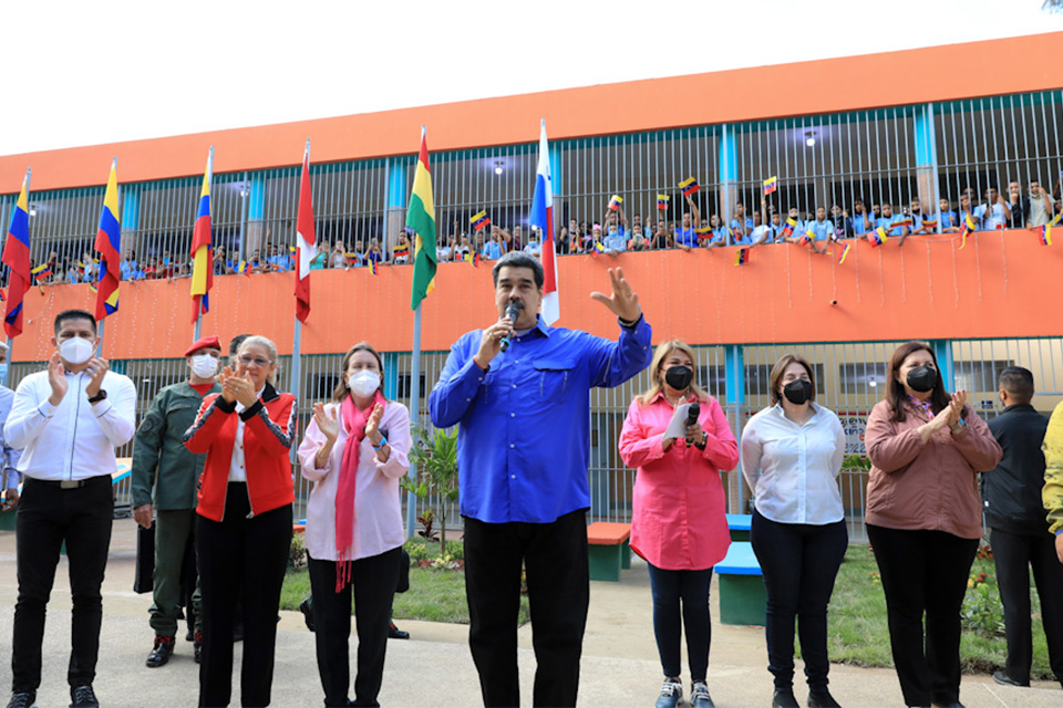 Maduro assures that in Falcón more than a thousand schools are rehabilitated by the Bricomiles