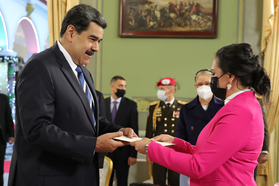 Maduro received the new Honduran ambassador in Miraflores