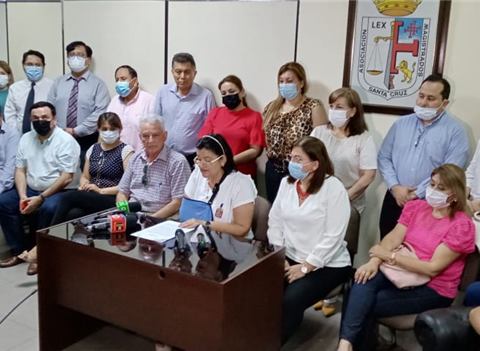 Magistrates and judges of Santa Cruz declare an emergency;  they reject the call "abusive" to proficiency exam