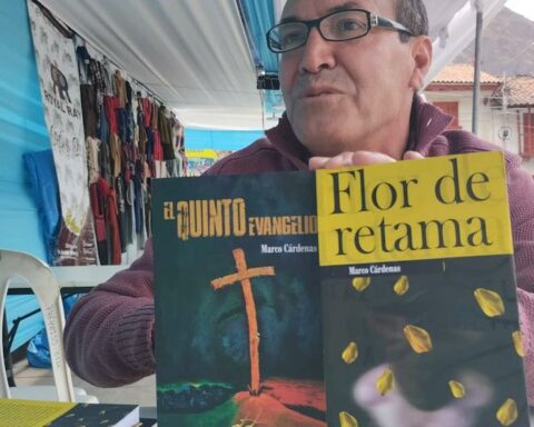Marco Cárdenas: "Writers in Peru cannot live from books"